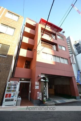 新見ビルの外観写真