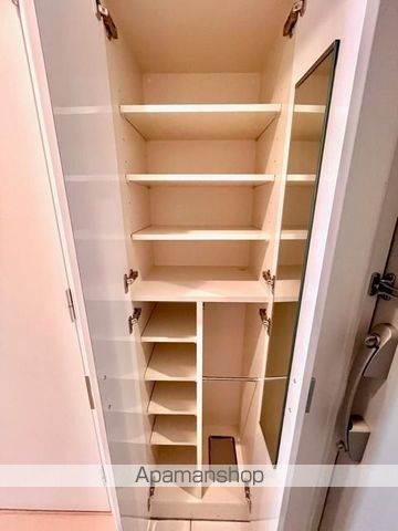 レジディア上落合の内装写真