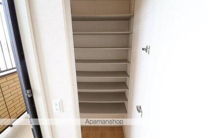 ディアマント　Ａ[1LDK/44.71m2]の玄関