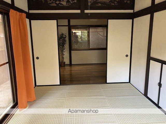 中央本線 土岐市駅 徒歩22分 2階建 築46年の内装写真