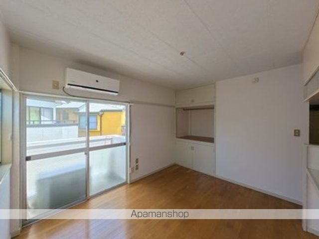 HOUSE安全地帯の内装写真