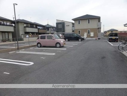 メゾンアンソレイユ[2LDK/65.35m2]の駐車場