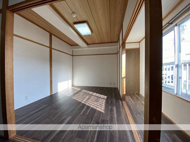 ルート03の内装写真