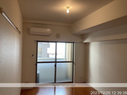 ヴィーダ・スカイコート品川[1K/25.37m2]のリビング・居間1