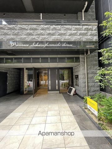 プレサンス堺筋本町駅前の玄関写真