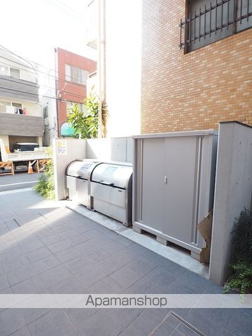 ラクラス四谷三丁目の外観写真