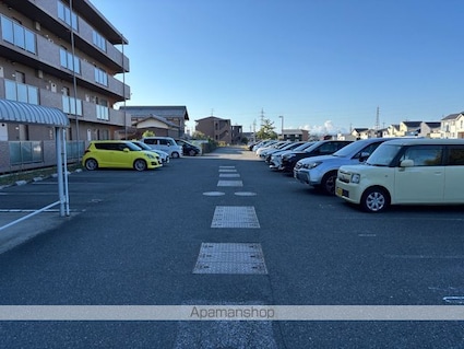 滋賀県彦根市高宮町[1LDK/40.23m2]の駐車場2