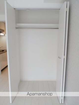 神奈川県横浜市西区中央１丁目[1K/23.3m2]の収納