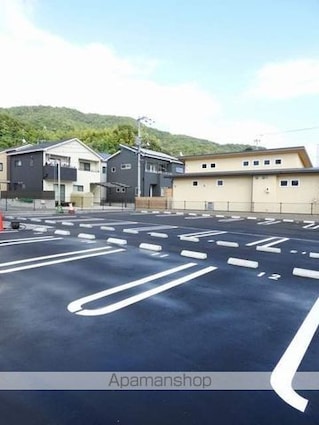 Ｂｅｌｌｅ　Ｆｏｎｔａｉｎｅ[1K/26.9m2]の駐車場1