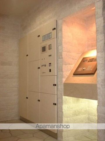 トーシンフェニックス目白弐番館の玄関写真