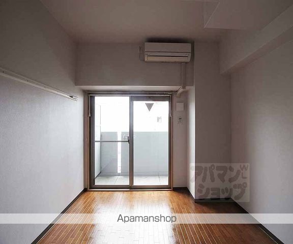 AMISTAD洛の内装写真