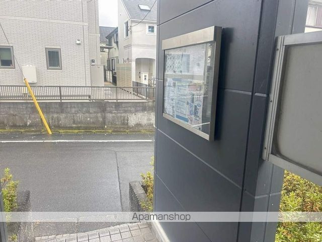 レオパレスルシータ21の玄関写真