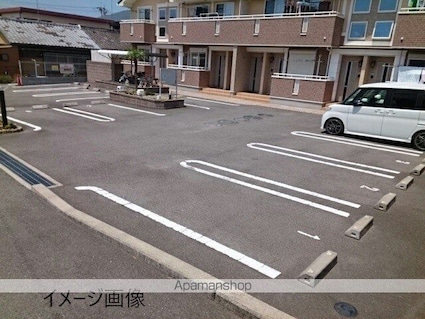 ソレイユＴ・Ｄ　Ⅲ[1LDK/37.81m2]の駐車場2