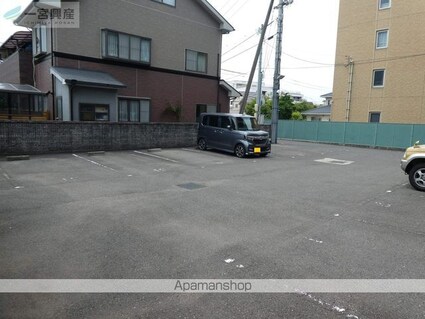 アヴァンセ樽味[1DK/25.5m2]の駐車場