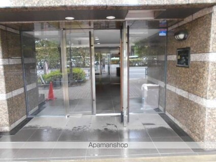 ルーブル高円寺弐番館[1K/20.25m2]のエントランス1