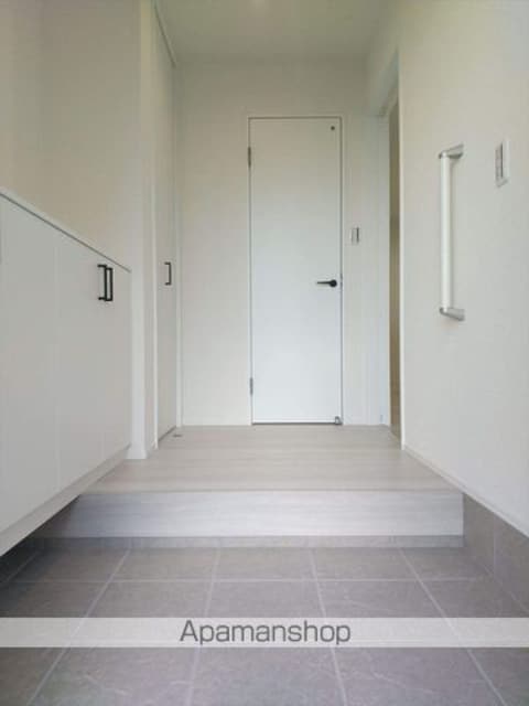 和歌山県和歌山市関戸３丁目[3LDK/98.7m2]の玄関