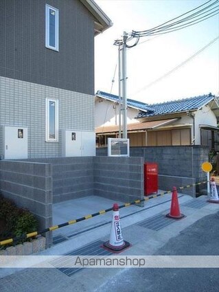 和歌山県岩出市中迫[2LDK/55.9m2]の共用部