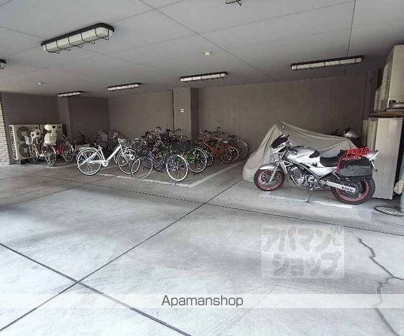 川端マンションの外観写真