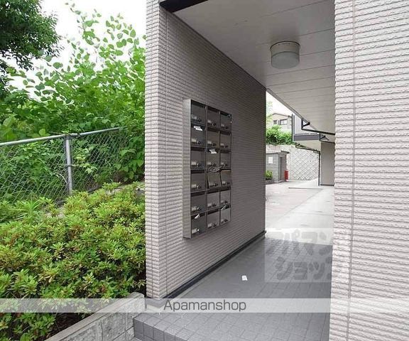 レオパレスFOREST桂坂の玄関写真