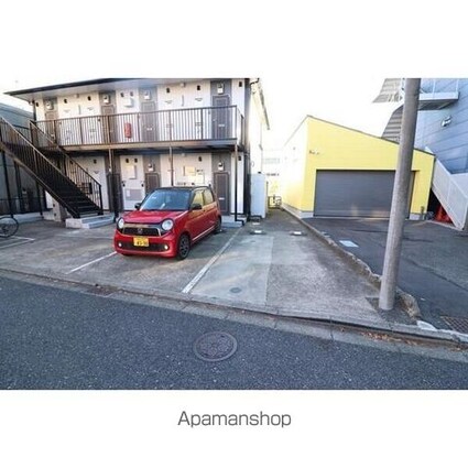 エステート千歳烏山[1R/19.87m2]の駐車場