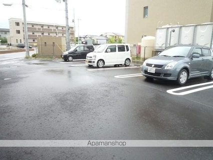 メゾン・ド・メルシー[1R/30.96m2]の駐車場