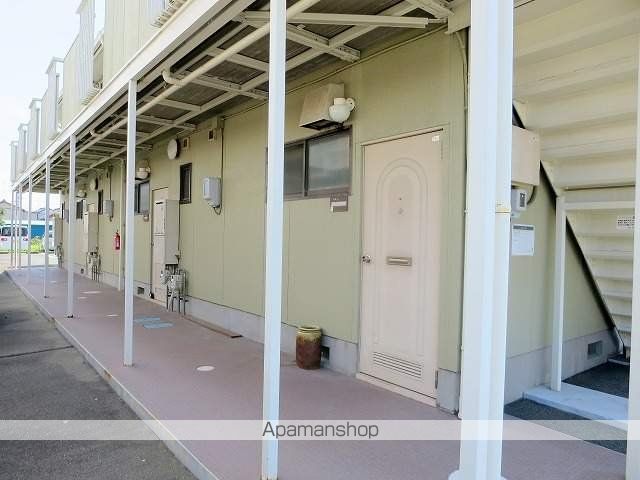 フォーブル吉田の玄関写真