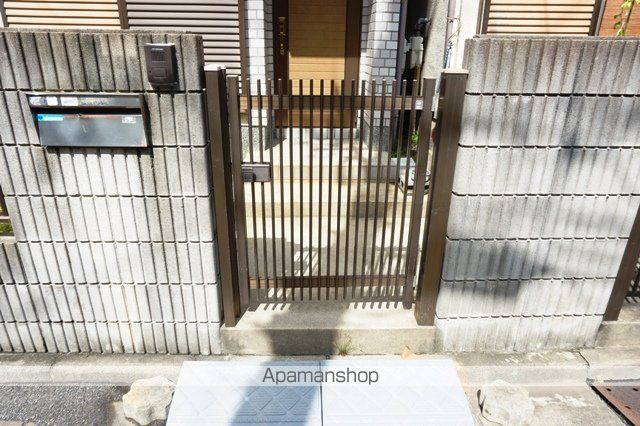 京阪電気鉄道京阪線 萱島駅 徒歩3分 2階建 築34年の玄関写真