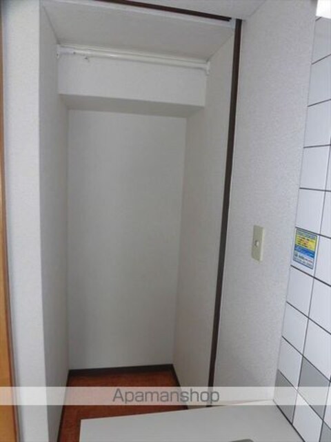 サンコープラザ南出島[1R/24.6m2]の収納