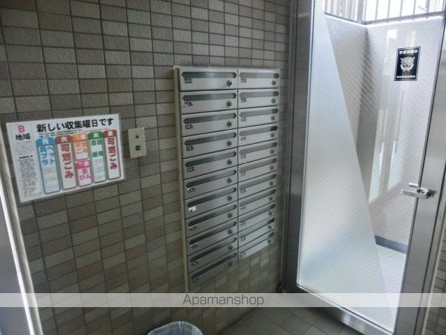 レコルト香里の玄関写真