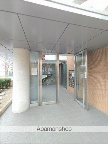 サンヒルズ千里の玄関写真