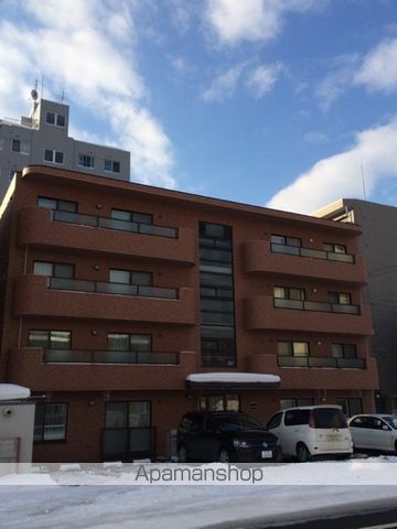 札幌市南北線 北２４条駅 徒歩4分 4階建 築24年の玄関写真
