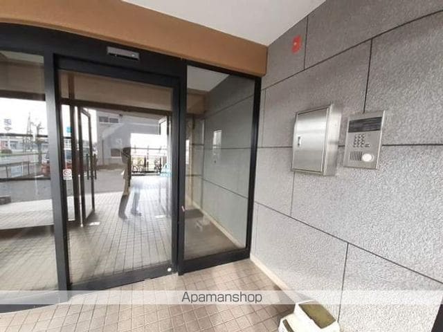 グランデ・ルミエールの玄関写真