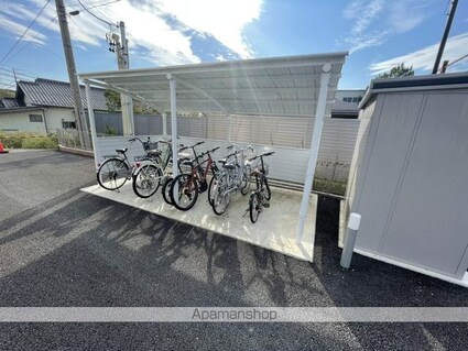 Ｓーユニヴァリ　しんきょう[2LDK/51m2]の駐車場2