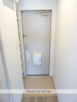 メリディアンなないろの里　壱番館[1R/25.96m2]の玄関