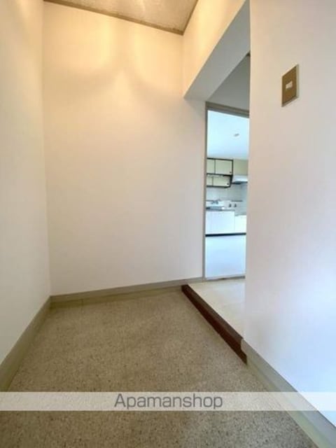 岡井マンション[3DK/60.12m2]の玄関