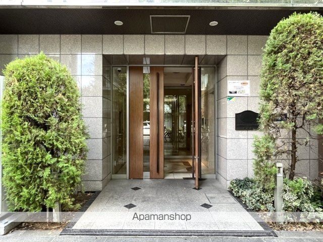 メインステージ西新宿の玄関写真