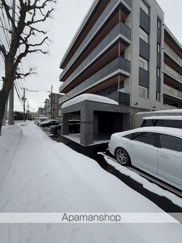 SーRESIDENCE二十四軒AVELISの玄関写真