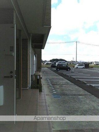 サン・レミール　Ｄ[2LDK/55.81m2]の駐車場2