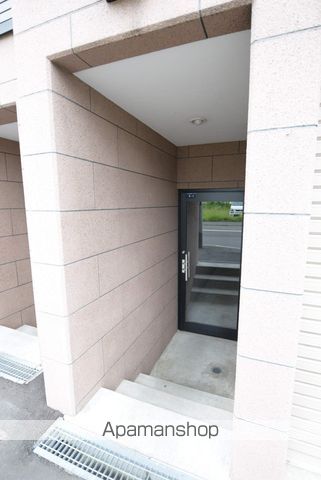 フォンテーヌ新道東の玄関写真