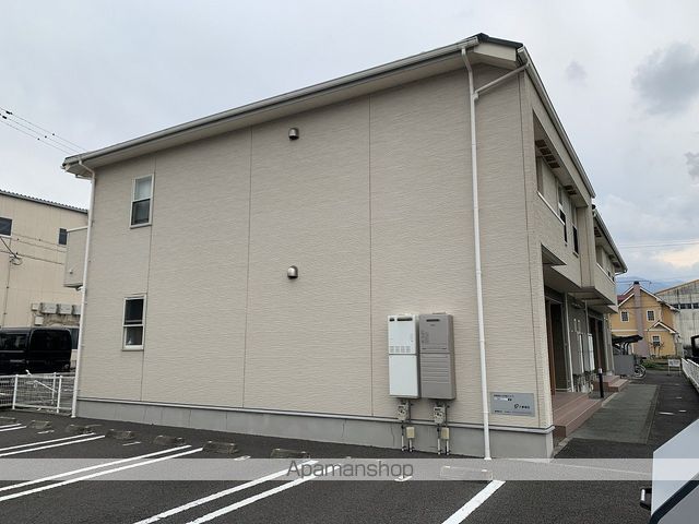 イート ハーブ IIIの外観写真