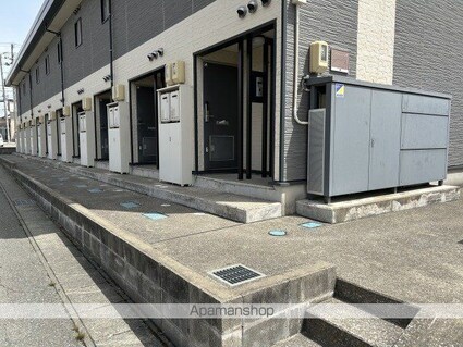 レオパレス春[1K/28.02m2]のエントランス