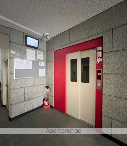 シャトー宿院の玄関写真