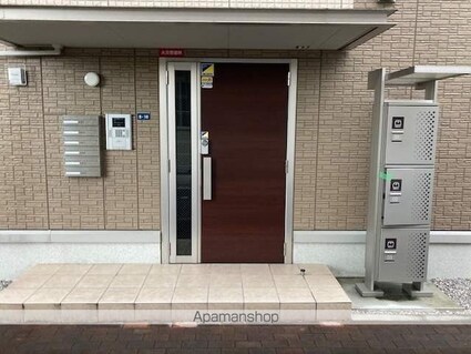 滋賀県大津市一里山１丁目[2LDK/58.2m2]のエントランス3