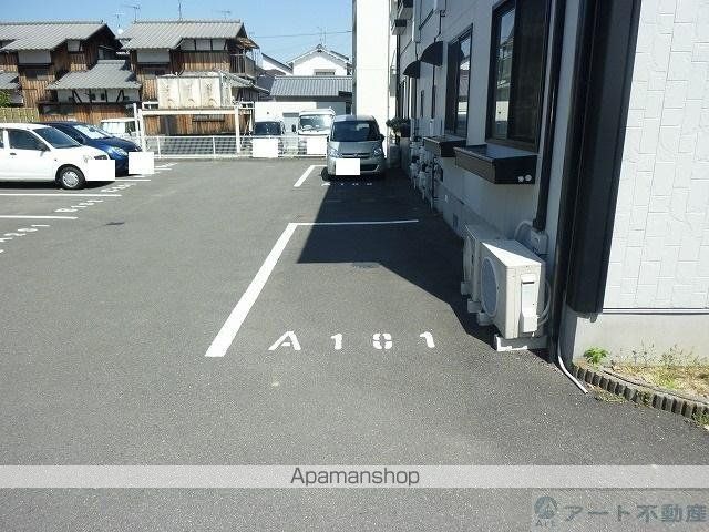 サンビレッジ南斎院　Ａ棟[3DK/52.66m2]の駐車場