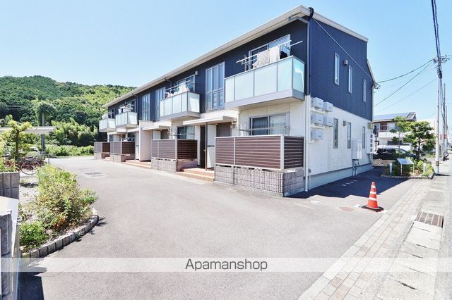 シャーメゾン阿南 三番館の外観写真