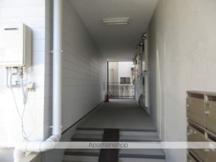 メゾン高山[1R/20.38m2]のエントランス