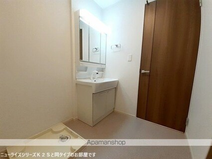 和歌山県和歌山市園部[1LDK/44.7m2]の洗面所