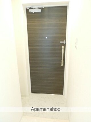 神奈川県横浜市西区中央１丁目[1K/23.3m2]の玄関