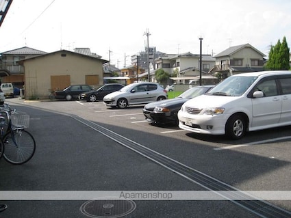 カーサソラッツオ壱番館[1K/29.65m2]の駐車場1