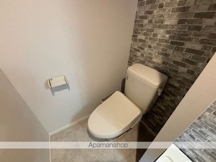 ＡＫｒｙｓｔａｌ[1K/18.95m2]のトイレ